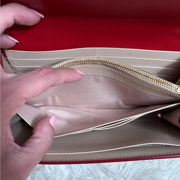 SALVATORE FERRAGAMO CHAIN WALLET (Authentic) - Picture 7 of 14